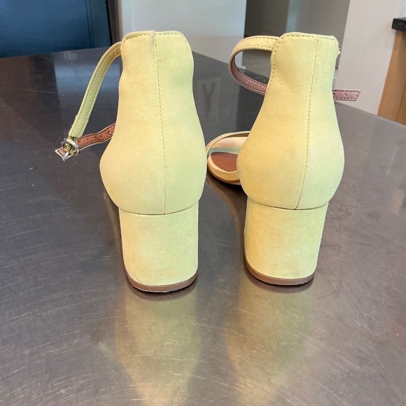 Butter Yellow Steve Madden Block Heel Suede Sandals-size 8.5 - Picture 3 of 6